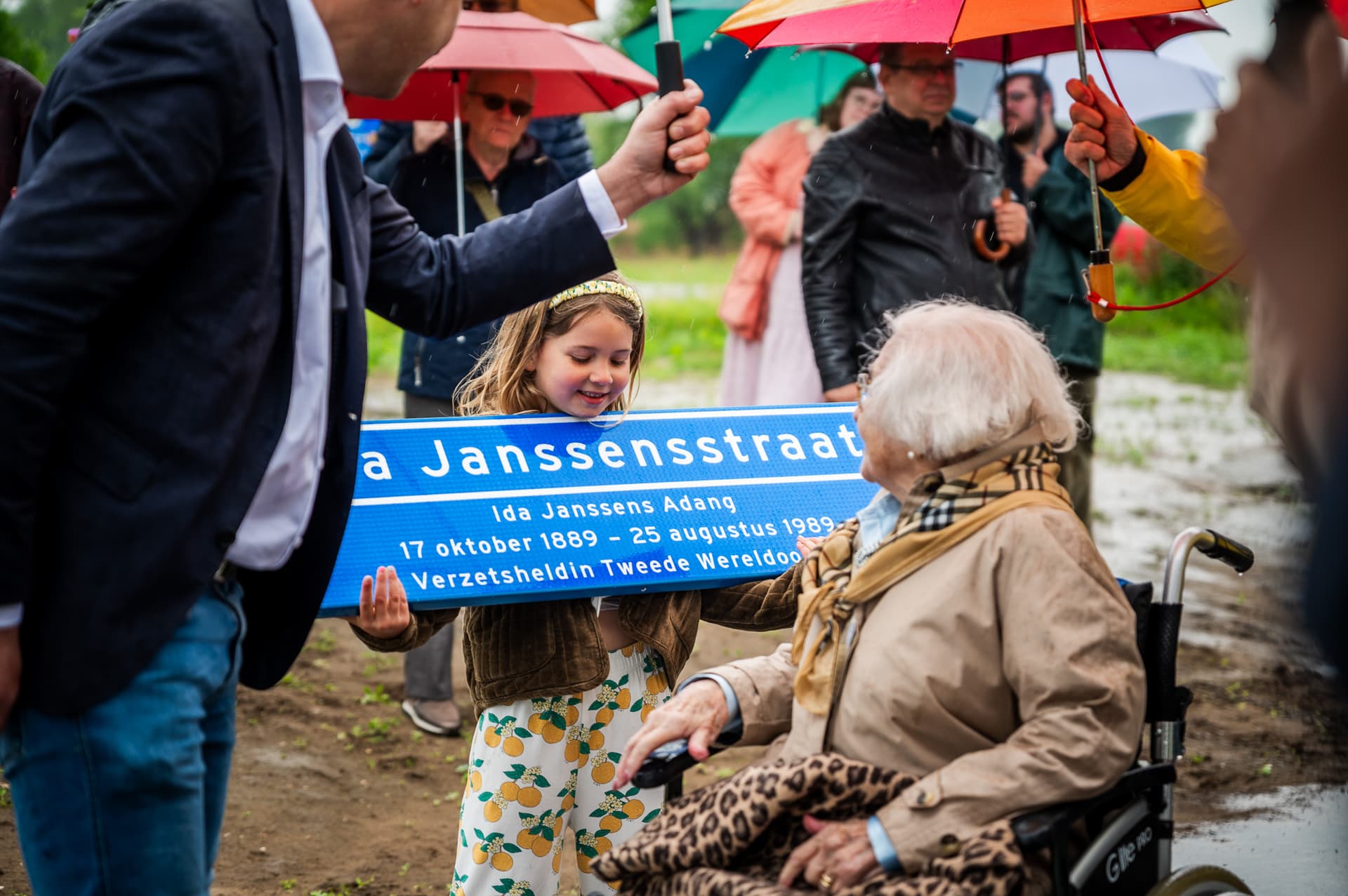 Ida Janssensstraat straatnaambordje onthulling