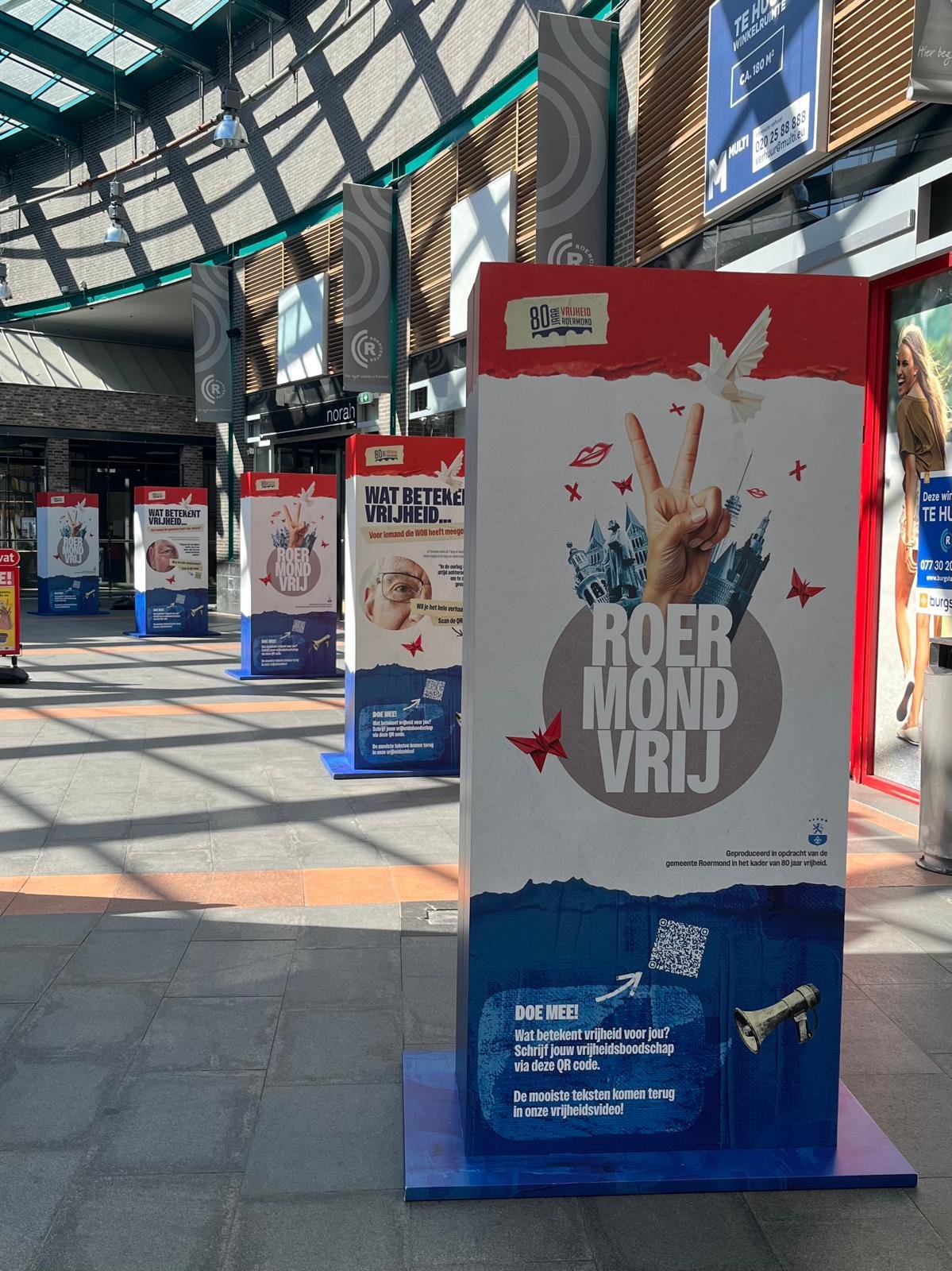 De zuilen in het Roercenter